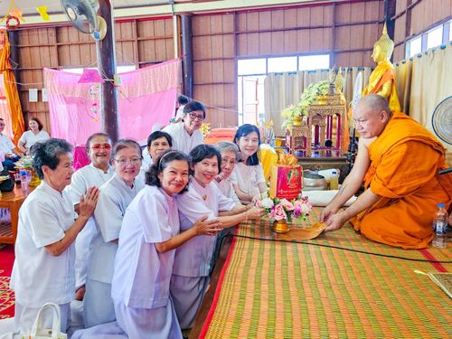 ภาพ No.170563:พิธีทอดกฐิน ณ วัดสุวรรณคีรี (บ้านกลับเก่า) ต.บ้านกลับ อ.หนองโดน จ.สระบุรี ในโครงการกฐินสามัคคีทั่วไทย 30,000 วัด บูชาธรรม 80 ปี หลวงพ่อธัมมชโย โดยคณะศิษยานุศิษย์วัดพระธรรมกาย วันที่ 26 ตุลาคม พ.ศ. 2567