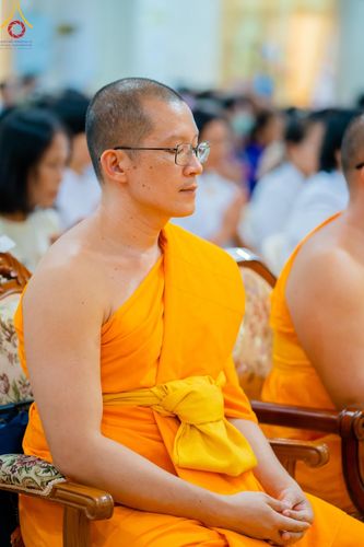 ภาพ No.170814:พิธีทอดกฐิน ณ วัดคูหาสวรรค์ จ.ราชบุรี ในโครงการกฐินสามัคคีทั่วไทย 30,000 วัด บูชาธรรม 80 ปี หลวงพ่อธัมมชโย โดยคณะศิษยานุศิษย์วัดพระธรรมกาย วันที่ 27 ตุลาคม พ.ศ. 2567