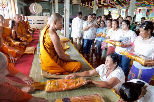 ภาพ No.252390:วันที่ 11 ตุลาคม พ.ศ. 2568 พิธีทอดกฐินสามัคคีทั่วไทย 30,000 วัด โดยคณะศิษยานุศิษย์ บูชาธรรม 81 ปี หลวงพ่อธัมมชโย ณ ที่พักสงฆ์ธรรมเจริญ ต.หงษ์เจริญ อ.ท่าแซะ จ.ชุมพร