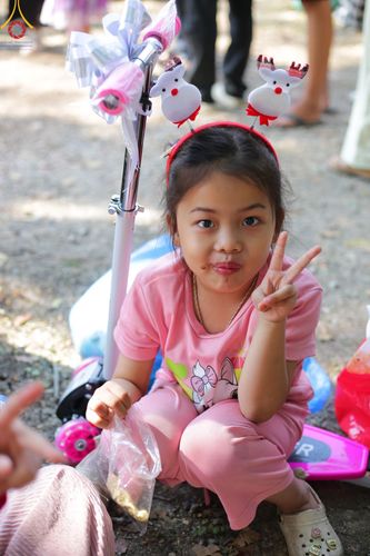 ภาพ No.194111:วัดพระธรรมกาย จัดงานวันเด็กแห่งชาติ ประจำปี พ.ศ.2568 ออกร้านอาหาร 200 ร้าน มอบของขวัญหลายหมื่นชิ้น วันที่ 12 มกราคม พ.ศ. 2568 วัดพระธรรมกาย อ.คลองหลวง จ.ปทุมธานี