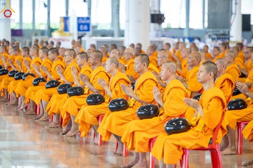 ภาพ No.149870:พิธีตักบาตร , พิธีปฎิบัติธรรม , พิธีถวายภัตตาหารเมนูสวรรค์ ในพรรษาแห่งการเข้าถึงธรรม วันธรรมชัย วันอังคารที่ 27 สิงหาคม พ.ศ.2567 ณ สภาธรรมกายสากล วัดพระธรรมกาย