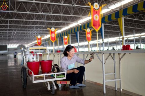 ภาพ No.60797:V.37 ยิ่งกว่าดี เพื่อ 80 ปีของพ่อ ภาพการเตรียมงานของหน่วยงานต่างๆ เพื่อพิธีฉลองอายุวัฒนมงคล 80 ปี หลวงพ่อธัมมชโย และรับถวายมหาสังฆทาน 10,000 กว่าวัดทั่วประเทศ ในวันคุ้มครองโลก วันจันทร์ที่ 22 เมษายน พ.ศ. 2567