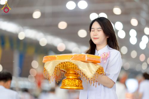 ภาพ No.215356:วันอาทิตย์ต้นเดือนที่ 6 เมษายน พ.ศ. 2568 ขบวนอัญเชิญผ้าป่าสมทบ มหาสังฆทาน 40,000 กว่าวัดทั่วประเทศ ณ สภาธรรมกายสากล วัดพระธรรมกาย