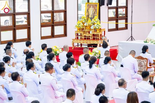 ภาพ No.275982:วันที่ 5 ธันวาคม พ.ศ. 2568 พสกนิกรอำเภอคลองหลวง พร้อมใจบำเพ็ญกุศลอุทิศถวาย “ในหลวงรัชกาลที่ 9” น้อมรำลึกในพระมหากรุณาธิคุณ เนื่องในวันคล้ายวันพระบรมราชสมภพ วันชาติ และวันพ่อแห่งชาติ ณ อาคารปลูกศรัทธา 2 วัดพระธรรมกาย อำเภอคลองหลวง จังหวัดปทุมธานี