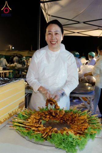 ภาพ No.201399:พิธีถวายภัตตาหารเป็นสังฆทาน แด่พระธรรมยาตรา ณ อนุสรณ์สถานบางปลา วัดบางปลา อำเภอบางเลน จังหวัดนครปฐม ในโครงการธรรมยาตรา กตัญญูบูชา มหาปูชนียาจารย์ พระมงคลเทพมุนี(สด จนฺทสโร) พระผู้ปราบมาร อนุสรณ์สถาน 7 แห่ง ปีที่ 13 วันที่ 25 มกราคม พ.ศ. 2568