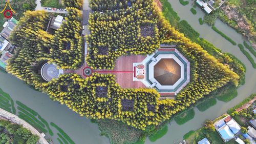 ภาพ No.107083:พิธีจุดประทีปถวายเป็นพุทธบูชา และบูชาธรรมมหาปูชนียาจารย์ ในโครงการธรรมยาตรากตัญญูบูชา มหาปูชนียาจารย์ พระมงคลเทพมุนี(สด จนฺทสโร) พระผู้ปราบมาร  อนุสรณ์สถาน 7 แห่ง ปีที่ 12  วันที่ 6 มกราคม พ.ศ. 2567 ณ อนุสรณ์สถานมหาวิหารพระมงคลเทพมุนี อ.สองพี่น้อง จ.สุพร