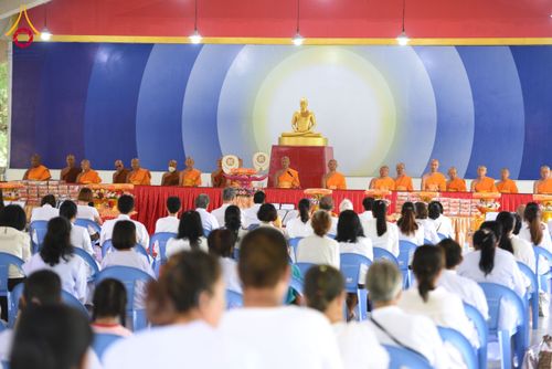 ภาพ No.166302:พิธีทอดกฐิน ณ ศูนย์ปฏิบัติธรรมบุญประสาน ในโครงการกฐินสามัคคีทั่วไทย 30,000 วัด บูชาธรรม 80 ปี หลวงพ่อธัมมชโย โดยคณะศิษยานุศิษย์วัดพระธรรมกาย วันที่ 19 ตุลาคม พ.ศ. 2567