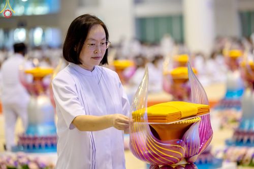 ภาพ No.134541:V.35 เพื่อบุญต้นเดือน การรับบุญของเจ้าหน้าที่หน่วยงานต่างๆ เพื่องานบุญวันอาทิตย์ต้นเดือน ณ วัดพระธรรมกาย วันที่ 7 เมษายน พ.ศ. 2567