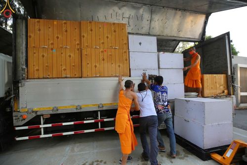 ภาพ No.109301:V.7 พลังใจ การเตรียมงาน เก็บงาน การรับบุญของเจ้าหน้าที่หน่วยงานต่างๆ เพื่อโครงการธรรมยาตรา กตัญญูบูชามหาปูชนียาจารย์ พระมงคลเทพมุนี (สด จนฺทสโร) พระผู้ปราบมาร อนุสรณ์สถาน 7 แห่ง ปีที่ 12 ระหว่างวันที่ 2 - 31 มกราคม พ.ศ.2567