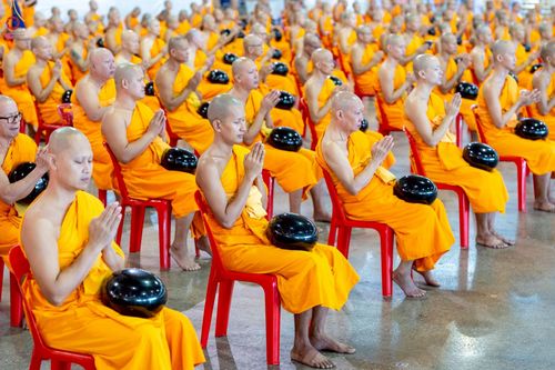 ภาพ No.263872:วันอาทิตย์ที่ 2 พฤศจิกายน พ.ศ. 2568 พิธีตักบาตรอาทิตย์ต้นเดือน ณ บ้านแก้วเรือนทองคุณยายฯ วัดพระธรรมกาย