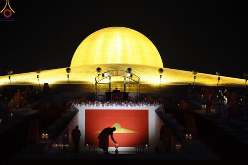 ภาพ No.124981:พิธีเวียนประทักษิณและจุดมาฆประทีป (ชุดที่ 2) ในวันมาฆบูชา เสาร์ที่ 24 กุมภาพันธ์ พ.ศ. 2567 ณ พระมหาธรรมกายเจดีย์ วัดพระธรรมกาย