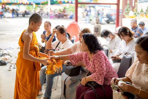 ภาพ No.259194:วันที่ 19 ตุลาคม พ.ศ. 2568 พิธีทอดกฐินสามัคคีทั่วไทย 30,000 วัด โดยคณะศิษยานุศิษย์ บูชาธรรม 81 ปี หลวงพ่อธัมมชโย ณ วัดตะเข้ (โคกพระเถร) แขวงบางระมาด  เขตตลิ่งชัน กรุงเทพมหานคร