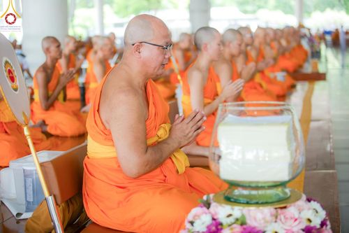 ภาพ No.140036:พิธีบุพเปตพลี ครั้งที่ 151 ร่วมอุทิศบุญกุศลแด่หมู่ญาติที่ล่วงลับไปแล้ว และสืบทอดอายุพระพุทธศาสนา วันพฤหัสบดีที่ 6 มิถุนายน พ.ศ. 2567 (วันพระ แรม 15 ค่ำ เดือน 6) ณ หอฉันคุณยายอาจารย์ วัดพระธรรมกาย