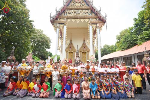 ภาพ No.172688:พิธีทอดกฐิน ณ วัดชีแวะ จ.ลพบุรี ในโครงการกฐินสามัคคีทั่วไทย 30,000 วัด บูชาธรรม 80 ปี หลวงพ่อธัมมชโย โดยคณะศิษยานุศิษย์วัดพระธรรมกาย วันที่ 27 ตุลาคม พ.ศ. 2567