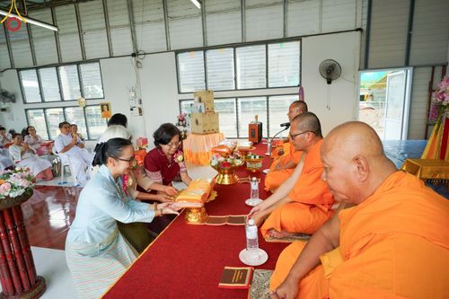 ภาพ No.141568:พิธีทอดผ้าป่าสร้างกุฏิที่พักสงฆ์ ศูนย์อบรมเยาวชน และปฏิบัติธรรมลำพูน วันศุกร์ที่ 14 มิถุนายน พ.ศ. 2567 ณ ศูนย์อบรมเยาวชนและปฏิบัติธรรมลำพูน อำเภอเมือง จังหวัดลำพูน