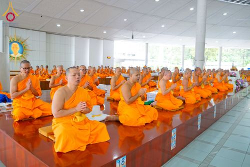 ภาพ No.268272:วันที่ 8 พฤศจิกายน พ.ศ. 2568 พิธีถวายภัตตาหารเมนูสวรรค์ เพื่อการบรรลุธรรม ณ หอฉันคุณยายอาจารย์ฯ วัดพระธรรมกาย