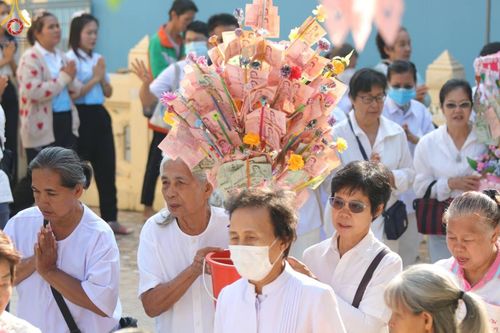 ภาพ No.199226:พิธีทอดผ้าป่าทำนุบำรุงศาสนสถาน ณ วัดลำพญา ตำบลลำพญา อำเภอบางเลน จังหวัดนครปฐม ในโครงการธรรมยาตรา กตัญญูบูชา มหาปูชนียาจารย์ พระมงคลเทพมุนี(สด จนฺทสโร) พระผู้ปราบมาร อนุสรณ์สถาน 7 แห่ง ปีที่ 13 วันที่ 21 มกราคม พ.ศ. 2568