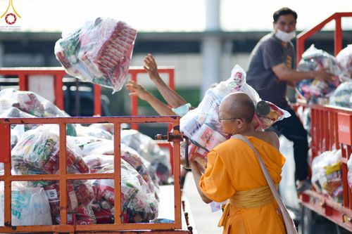 ภาพ No.150548:V.44 เพื่อพ่อ ภาพเตรียมงาน ปฎิบัติงาน ของเจ้าหน้าที่ อาสาสมัคร ทุกสถานะ เพื่อความสำเร็จ ในงานวันธรรมชัย วันอังคารที่ 27 สิงหาคม พ.ศ. 2567