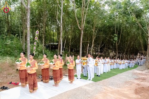 ภาพ No.171745:พิธีทอดกฐิน ศูนย์ปฏิบัติธรรมแก้วเมืองเลย วันที่ 27 ตุลาคม พ.ศ. 2567