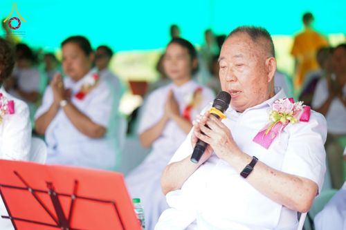 ภาพ No.255437:วันที่ 13 ตุลาคม พ.ศ. 2568 พิธีบรรจุพระบรมสารีริกธาตุ ผูกผ้า 7 สี เพื่อความเป็นสิริมงคล  และ ยกช่อฟ้า ประดิษฐานบนหลังคาอุโบสถวัดทุ่งเจริญธรรม ถวายบูชาธรรม 81 ปี หลวงพ่อธัมมชโย โดยคณะศิษยานุศิษย์ ณ วัดทุ่งเจริญธรรม อ.อมก๋อย จ.เชียงใหม่