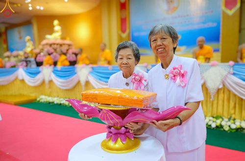 ภาพ No.183838:พิธีทอดกฐิน ณ ศูนย์กัลยาณมิตรพิจิตร ในโครงการทอดกฐินสามัคคีทั่วไทย 30,000 วัด บูชาธรรม 80 ปี หลวงพ่อธัมมชโย โดยคณะศิษยานุศิษย์วัดพระธรรมกาย วันที่ 11 พฤศจิกายน พ.ศ. 2567