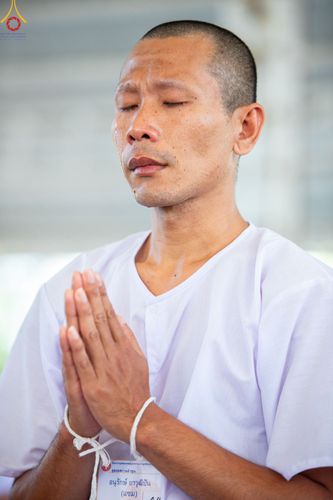 ภาพ No.101549:พิธีขอขมาและมอบผ้าไตร ในโครงการอุปสมบทบูชาธรรม มหาปูชนียาจารย์ พ.ศ. 2566 ณ ธุดงคสถานลำพูน ต.เหล่ายาว อ.บ้านโฮ่ง จ.ลำพูน  วันที่ 7 ธันวาคม พ.ศ. 2566