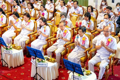 ภาพ No.109822:พิธีเจริญพระพุทธมนต์ ปฏิบัติธรรม  มอบทุนการศึกษา ถวายสังฆทาน 121 วัด วันพุธที่ 10 มกราคม พ.ศ. 2567 ณ อาคารราชวิริยาลังการ วัดไร่ขิง พระอารามหลวง  อ.สามพราน จ.นครปฐม