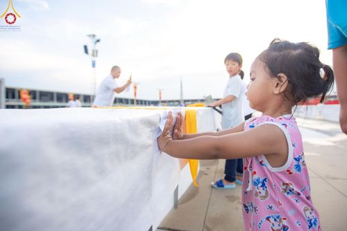 ภาพ No.218906:วันที่ 18-20 เมษายน พ.ศ. 2568 การเตรียมงานในลานธรรม , วิหารคด เพื่องานวันคุ้มครองโลก 22 เมษายน พศ. 2568