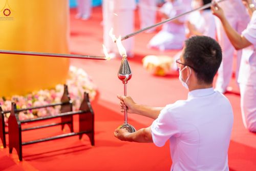 ภาพ No.88033:พิธีจุดเทียนใจ ไฟนิรันดร์ อนันตชัย วันอาทิตย์ที่ 17 กันยายน พ.ศ. 2566 ณ สภาธรรมกายสากล วัดพระธรรมกาย