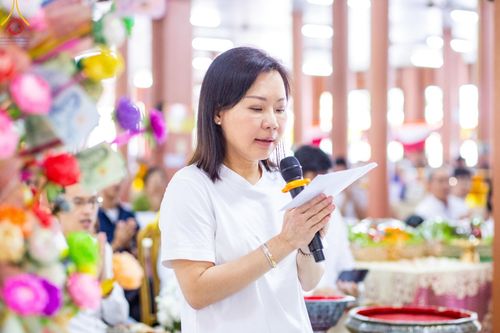 ภาพ No.164666:พิธีทอดกฐิน ณ วัดเวฬุวนาราม อ.ดำเนินสะดวก จ.ราชบุรี ในโครงการกฐินสามัคคีทั่วไทย 30,000 วัด บูชาธรรม 80 ปี หลวงพ่อธัมมชโย โดยคณะศิษยานุศิษย์วัดพระธรรมกาย วันที่ 19 ตุลาคม พ.ศ. 2567