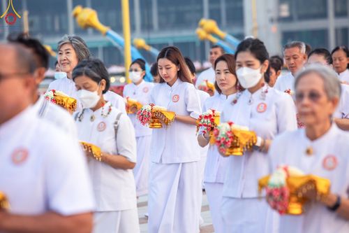 ภาพ No.133684:พิธีเวียนประทักษิณและพิธีวันทาเจดีย์ โครงการบรรพชาสามเณร ฟื้นฟูพระพุทธศาสนาทั่วไทย ณ วัดพระธรรมกาย วันเสาร์ที่ 6 เมษายน พ.ศ. 2567