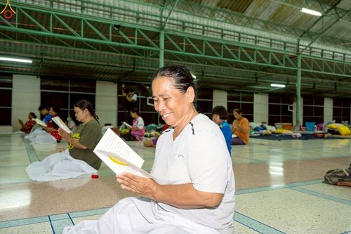 ภาพ No.235364:วันที่ 30-31 กรกฎาคม พ.ศ. 2568 วัดพระธรรมกาย มูลนิธิธรรมกาย ร่วมกับศูนย์ส่งเสริมศีลธรรมจังหวัดสุรินทร์ เปิดศูนย์พักพิงชั่วคราวเพื่อช่วยเหลือประชาชน ผู้อพยพจากเหตุปะทะกันตามแนวชายแดน ไทย-กัมพูชา ตั้งแต่วันที่ 24 กรกฎาคม พ.ศ.2568 เป็นต้นไป