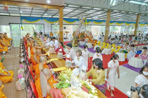 ภาพ No.80890:พิธีตักบาตรพระ ๒๑๖ รูป และ พิธีถวายมหาสังฆทาน ๕๒ วัด ฉลองครบรอบ ๑๖ ปี ธุดงคสถานพรรัตนแพร่ วันอังคารที่ ๙ พฤษภาคม พ.ศ.๒๕๖๖ ณ ธุดงคสถานพรรัตนะ อำเภอวังชิ้น จังหวัดแพร่