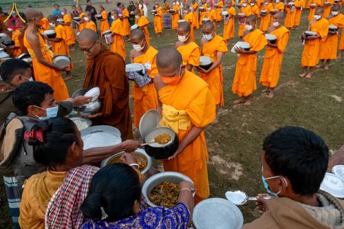 ภาพ No.130939:Photo Story ปฐมบรรพชาชาวพุทธมาร์มา Episode 4/5 วันที่ 13 กุมภาพันธ์พ.ศ. 2567 ณ วัดธัมจักร อรัญกุฏิ บังกลาเทศ