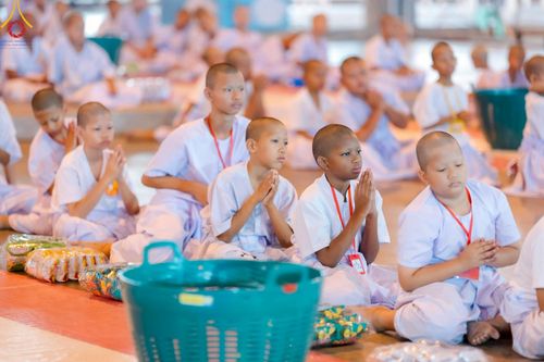 ภาพ No.214558:วันศุกร์ที่ 4 เมษายน พ.ศ.2568 นาคธรรมทายาทตักบาตรพระพี่เลี้ยง ในโครงการบรรพชาสามเณร ฟื้นฟูพระพุทธศาสนาทั่วไทย ณ วิหารคด 22 วัดพระธรรมกาย
