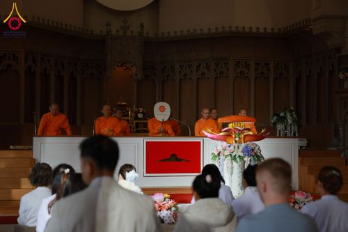 ภาพ No.172135:พิธีทอดกฐิน วัดพระธรรมกายสก็อตแลนด์ บูชาธรรม 80 ปี หลวงพ่อธัมมชโย โดยคณะศิษยานุศิษย์วัดพระธรรมกาย วันที่ 25 ตุลาคม พ.ศ. 2567