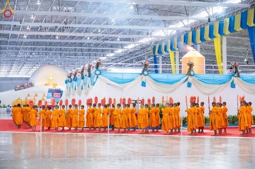 ภาพ No.153162:พิธีมุทิตาสักการะ พระภิกษุ-สามเณร ผู้สอบไล่ได้เปรียญธรรม ประโยค 1-2 ถึงประโยค ป.ธ.9 และบาลีศึกษา ประโยค1-2 ถึง บ.ศ.9 , พิธีมอบดวงแก้วสามเณรผู้ทรงบาลีไวยากรณ์ วัดพระธรรมกาย และ ศูนย์ส่งเสริมศีลธรรมในประเทศและต่างประเทศ วันอาทิตย์ที่ 8 กันยายน พ.ศ.2567