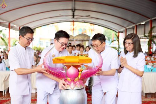 ภาพ No.252561:วันที่ 11 ตุลาคม พ.ศ. 2568 พิธีทอดกฐินสามัคคีทั่วไทย 30,000 วัด โดยคณะศิษยานุศิษย์ บูชาธรรม 81 ปี หลวงพ่อธัมมชโย ณ วัดมงคลพุกการาม ต. คลองสี่  อ.คลองหลวง จ.ปทุมธานี