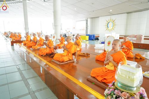 ภาพ No.58581:พิธีบุพเปตพลี ครั้งที่ 149 ร่วมอุทิศบุญแด่หมู่ญาติที่ล่วงลับไปแล้ว และสืบทอดอายุพระพุทธศาสนา วันอังคารที่ 23 เมษายน พ.ศ. 2567 (วันพระ ขึ้น 15 ค่ำ เดือน 5) ณ หอฉันคุณยายอาจารย์ฯ วัดพระธรรมกาย