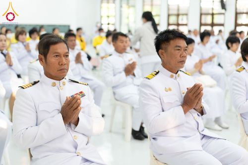 ภาพ No.194726:พิธีเจริญพระพุทธมนต์ และทำบุญตักบาตร ถวายพระราชกุศล แด่พระบาทสมเด็จพระเจ้าอยู่หัว เนื่องในโอกาสพระราชพิธีสมมงคล พระชนมายุเท่าพระบาทสมเด็จพระพุทธยอดฟ้าจุฬาโลกมหาราช สมเด็จพระปฐมบรมกษัตริยาธิราชแห่งพระราชวงศ์จักรี พุทธศักราช 2568 วันที่ 14 มกราคม พ.ศ. 2568