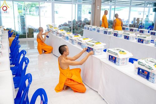 ภาพ No.142116:พิธีถวายสังฆทานแด่คณะสงฆ์ 323 วัด ปีที่ 20 ครั้งที่ 170 , พิธีมอบกองทุนหนุนแรงใจช่วยครูใต้ ปีที่ 17 ครั้งที่ 135 และพิธีทำบุญอุทิศส่วนกุศลให้ผู้วายชนม์ วันเสาร์ที่ 22 มิถุนายน พ.ศ.2567 ณ ศูนย์ปฏิบัติธรรมภาคใต้ อ.บางกล่ำ จ.สงขลา