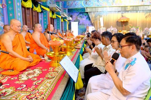 ภาพ No.257449:วันที่ 12 ตุลาคม พ.ศ. 2568 พิธีทอดกฐินสามัคคีทั่วไทย 30,000 วัด โดยคณะศิษยานุศิษย์ บูชาธรรม 81 ปี หลวงพ่อธัมมชโย ณ วัดช่องลม กรุงเทพมหานคร