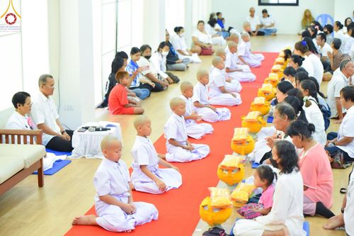 ภาพ No.133316:พิธีบรรพชาสามเณร ในโครงการบรรพชาสามเณร ฟื้นฟูพระพุทธศาสนาทั่วไทย ณ ศูนย์ปฏิบัติธรรมจันทบุรี วันพุธที่ 3 เมษายน พ.ศ. 2567
