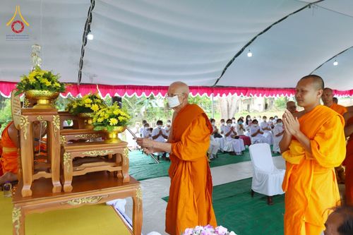 ภาพ No.76100:9พิธีวางศิลาฤกษ์ และตอกเสาเข็มมงคลต้นแรก สร้างหอฉันคุณยายอาจารย์มหารัตนอุบาสิกาจันทร์ ขนนกยูง  ณ ศูนย์ปฎิบัติธรรมนานาชาติสะเดา จ.สงขลา วันที่ 27 มกราคม พ.ศ. 2566