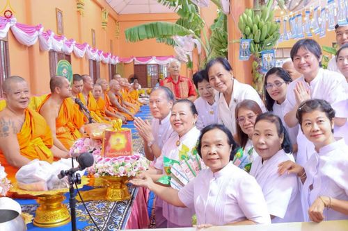 ภาพ No.260100:วันที่ 19 ตุลาคม พ.ศ. 2568 พิธีทอดกฐินสามัคคีทั่วไทย 30,000 วัด โดยคณะศิษยานุศิษย์ บูชาธรรม 81 ปี หลวงพ่อธัมมชโย ณ วัดปากคลองมอญ อ.บางเสาธง จ.สมุทรปราการ