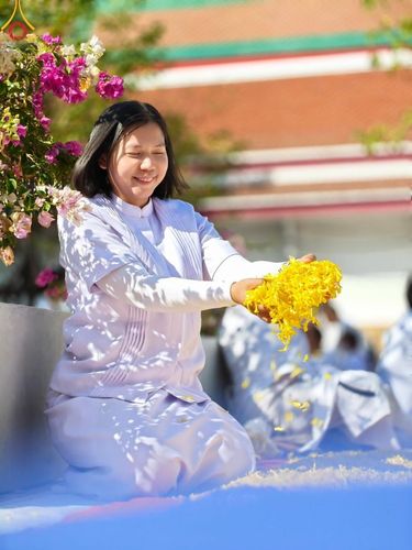 ภาพ No.193224:พิธีต้อนรับพระธรรมยาตรา ณ อนุสรณ์สถาน สถานที่เกิดในเพศสมณะ วัดสองพี่น้อง อำเภอสองพี่น้อง จังหวัดสุพรรณบุรี ในโครงการธรรมยาตรา กตัญญูบูชา มหาปูชนียาจารย์ พระมงคลเทพมุนี(สด จนฺทสโร) พระผู้ปราบมาร อนุสรณ์สถาน 7 แห่ง ปีที่ 13 วันที่ 11 มกราคม พ.ศ. 2568