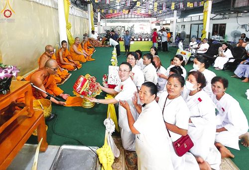 ภาพ No.165998:พิธีทอดกฐิน ณ วัดหนองขอน อ.หนองปรือ จ.กาญจนบุรี ในโครงการกฐินสามัคคีทั่วไทย 30,000 วัด บูชาธรรม 80 ปี หลวงพ่อธัมมชโย โดยคณะศิษยานุศิษย์วัดพระธรรมกาย วันที่ 20 ตุลาคม พ.ศ. 2567