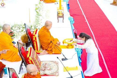 ภาพ No.236895:วันอาทิตย์ที่ 10 สิงหาคม พ.ศ. 2568 มหาสังฆทานครั้งยิ่งใหญ่ ตักบาตรพระ 10,000 รูป ถ.นิพัทธ์อุทิศ 3 ใจกลางนครหาดใหญ่ จ.สงขลา