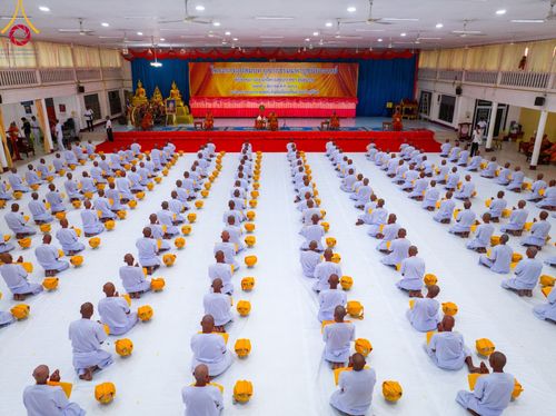 ภาพ No.101243:พิธีบรรพชาธรรมทายาท ในโครงการอุปสมบทบูชาธรรม มหาปูชนียาจารย์ พ.ศ. 2566 ณ วัดกลาง พระอารามหลวง จ.บุรีรัมย์ วันที่ 6 ธันวาคม พ.ศ. 2566