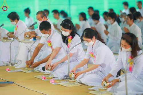 ภาพ No.108966:พิธีถวายภัตตาหารเป็นสังฆทาน แด่คณะพระธรรมยาตราฯ ในโครงการธรรมยาตรากตัญญูบูชา มหาปูชนียาจารย์ พระมงคลเทพมุนี(สด จนฺทสโร) พระผู้ปราบมาร อนุสรณ์สถาน 7 แห่ง ปีที่ 12 วันที่ 9 มกราคม พ.ศ. 2567 ณ อนุสรณ์สถานคลองบางนางแท่น  อ.สามพราน จ.นครปฐม